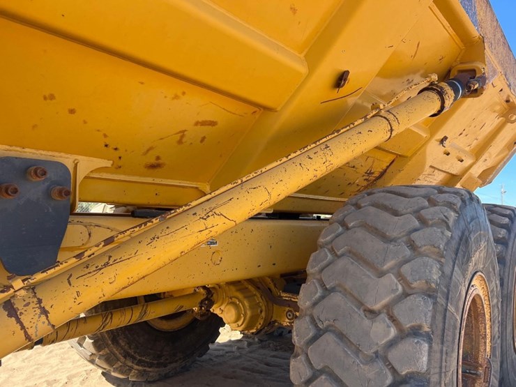 2006-deere-250d-image-24