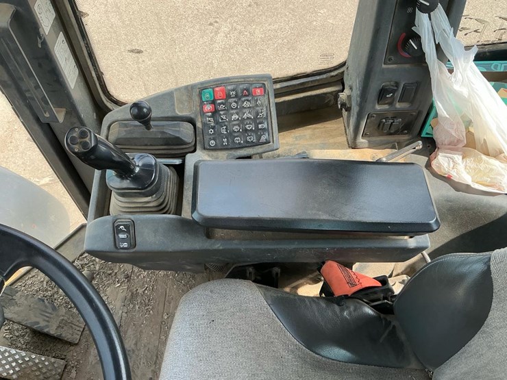2018-deere-544k-image-54