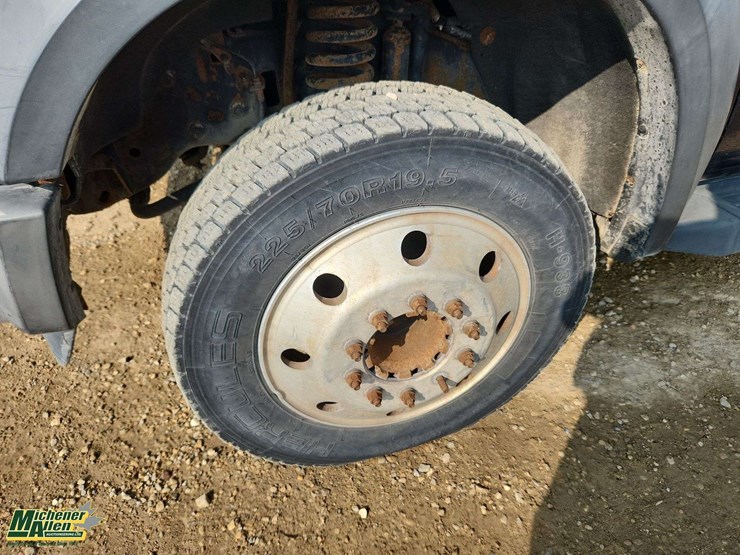 2009-ford-f450-image-25