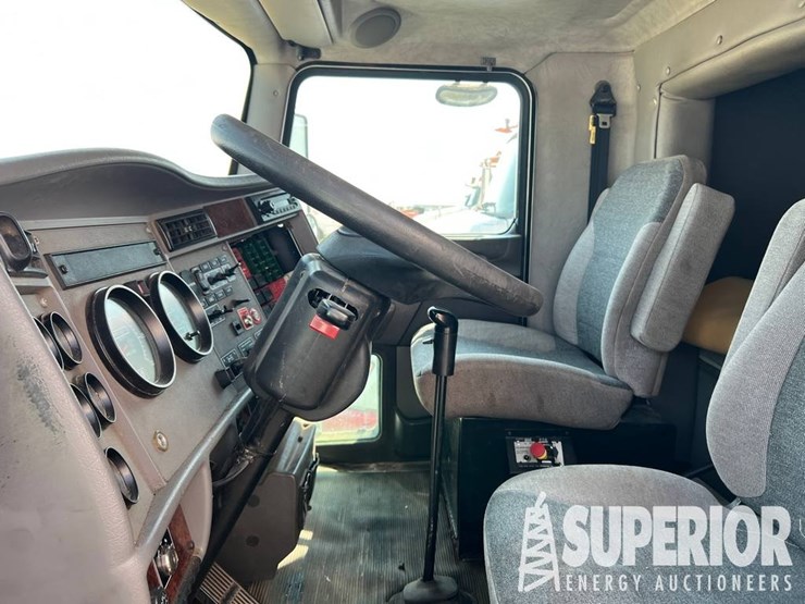 2011-kenworth-t370-image-7