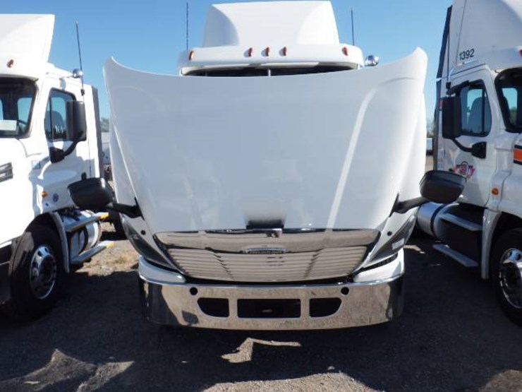 2017-freightliner-cascadia-113-image-13