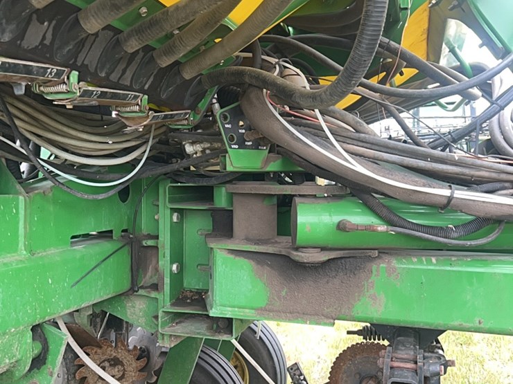 john-deere-16-image-57