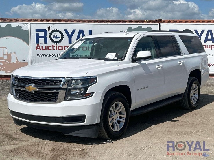 2019-chevrolet-suburban-image-1