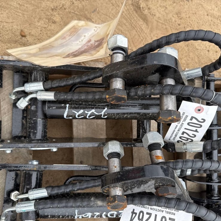 UNUSED IRANCH HYD EXCAVATOR THUMB CLAMP