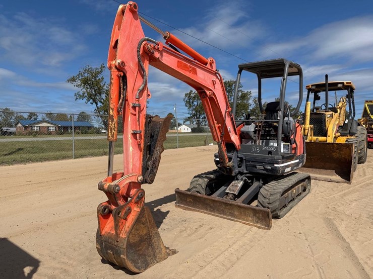 2006-kubota-kx71-3-image-2