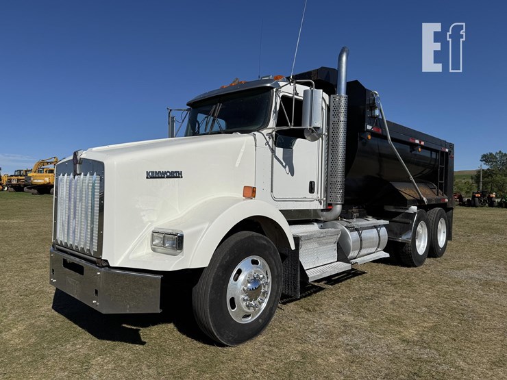 2011-kenworth-t800-image-2