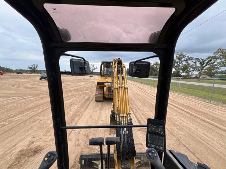 caterpillar-303-image-37