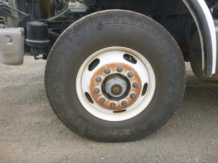 2008-sterling-lt9500-image-22