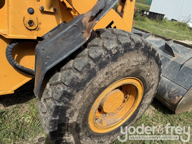 2011-hyundai-hl740-9-image-11