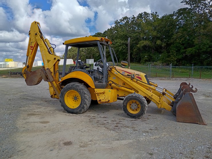 new-holland-lb75-image-15