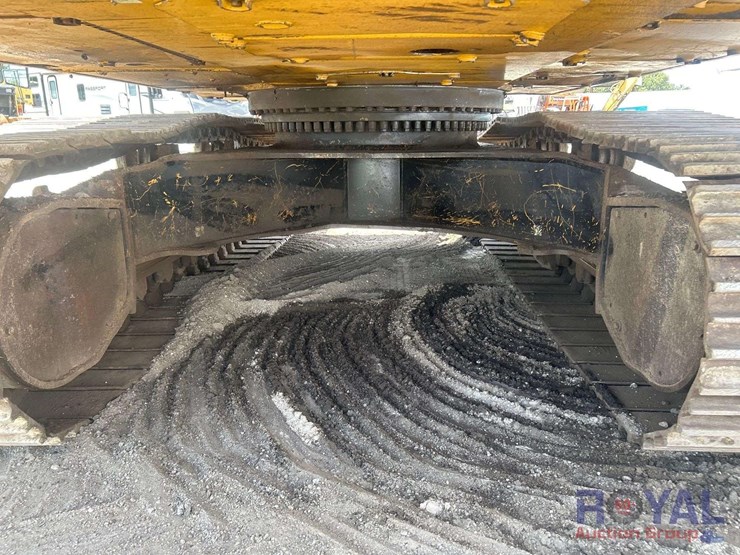 2016-caterpillar-349fl-image-22