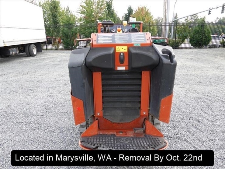 2022-ditch-witch-sk800-image-12