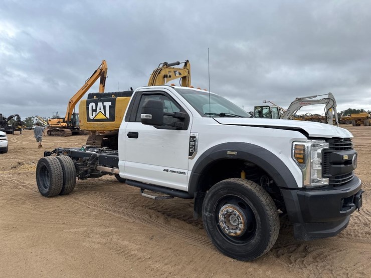 2019-ford-f550-xl-image-4