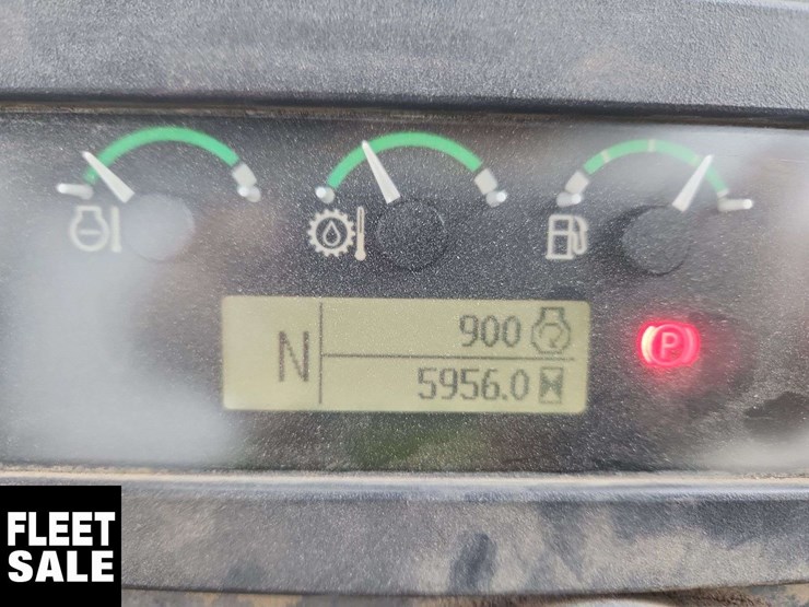 2014-deere-410k-image-41