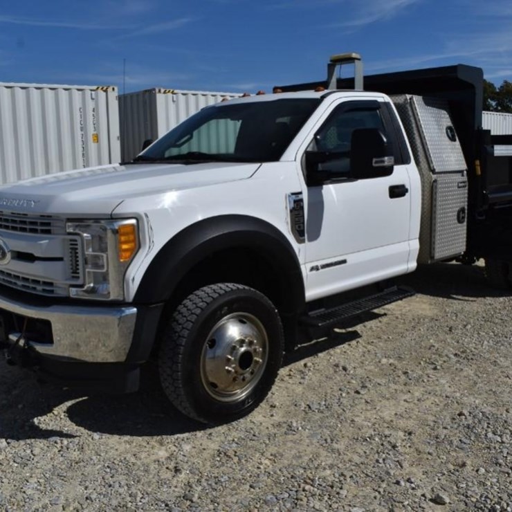 2017 FORD F550