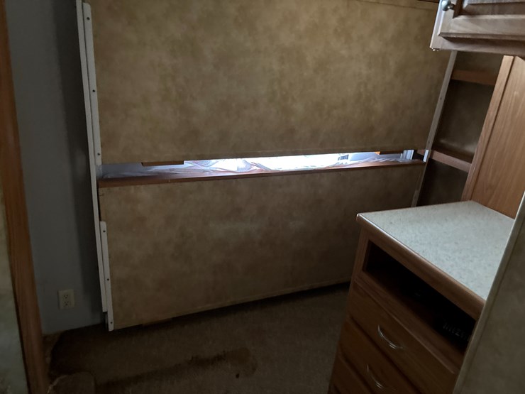 #200-•-heartland-big-country-camper-image-9