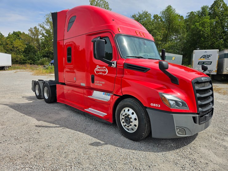 2019-freightliner-cascadia-126-image-27