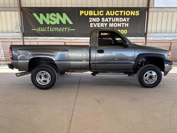 2002-gmc-sierra-2500hd-image-1