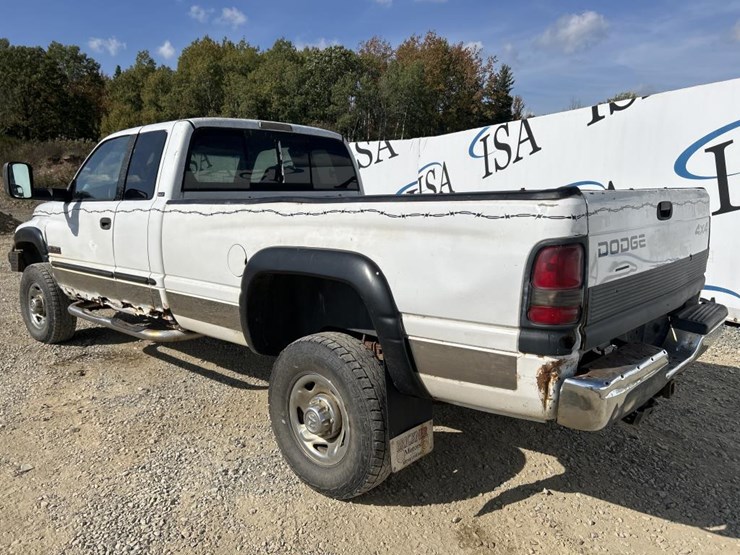 2000-dodge-2500-image-3