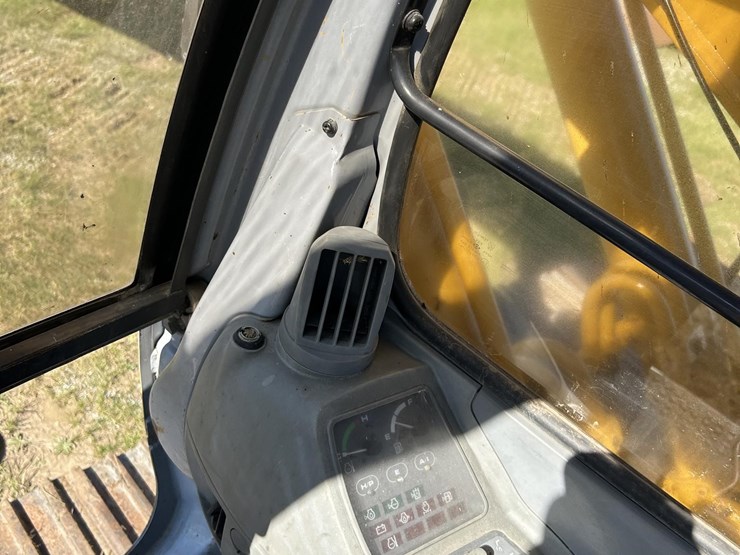 deere-200-lc-image-77