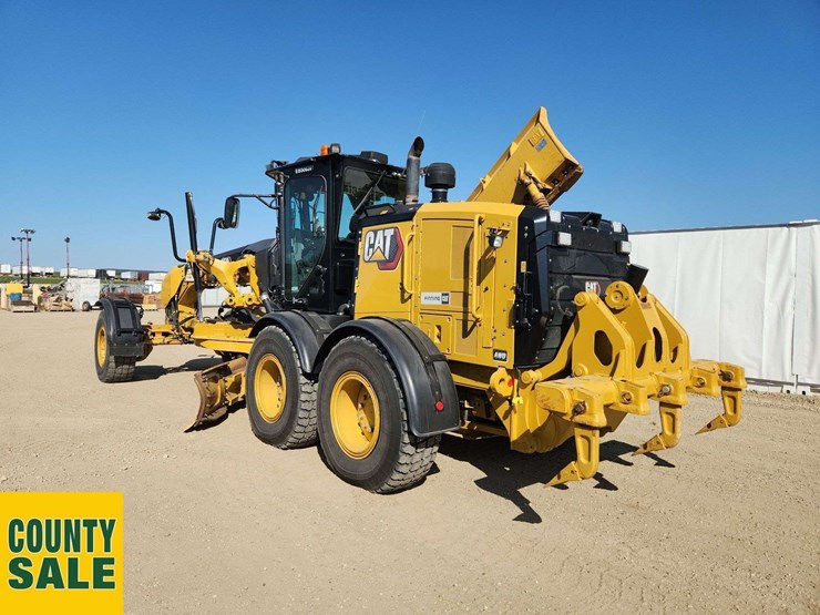 2020-caterpillar-150-awd-image-3