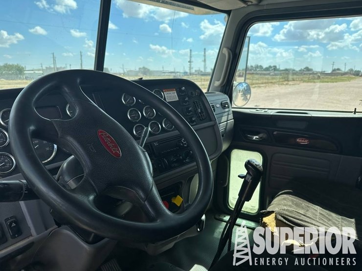 2014-peterbilt-389-image-6