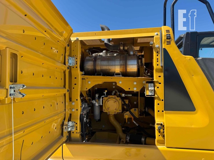 2019-caterpillar-320-image-22