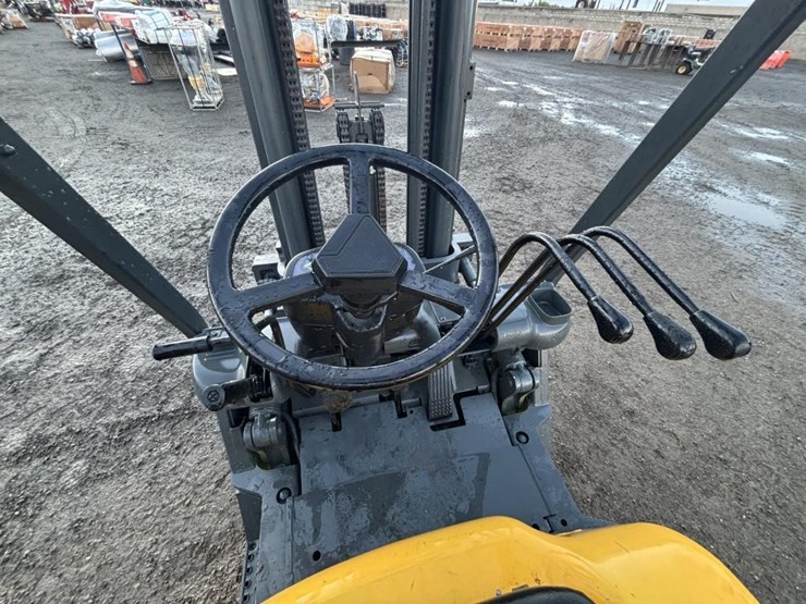 komatsu-fg20st-12-image-18