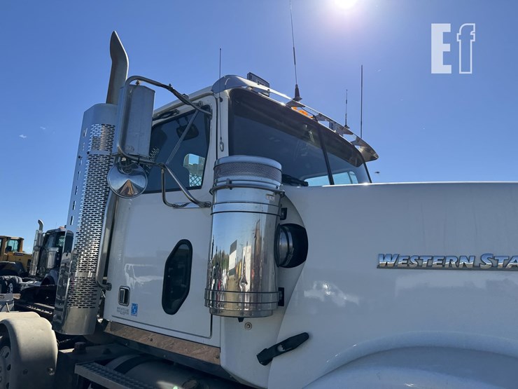 2009-western-star-4900-image-14