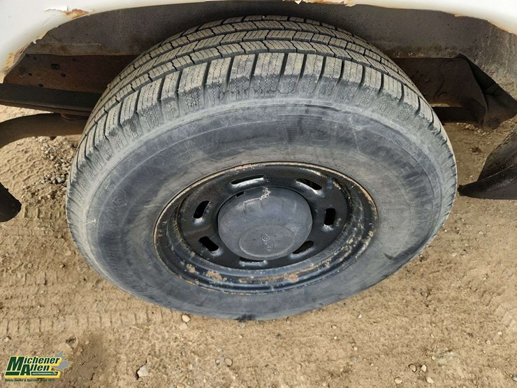 2005-ford-cargo-image-27