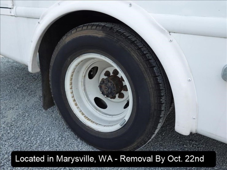 2020-ford-e350-image-18
