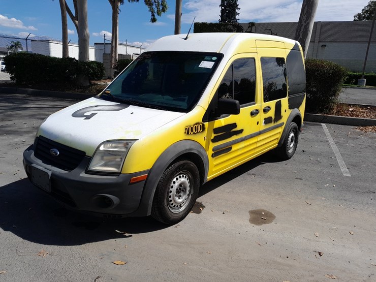2010-ford-transit-connect-image-2