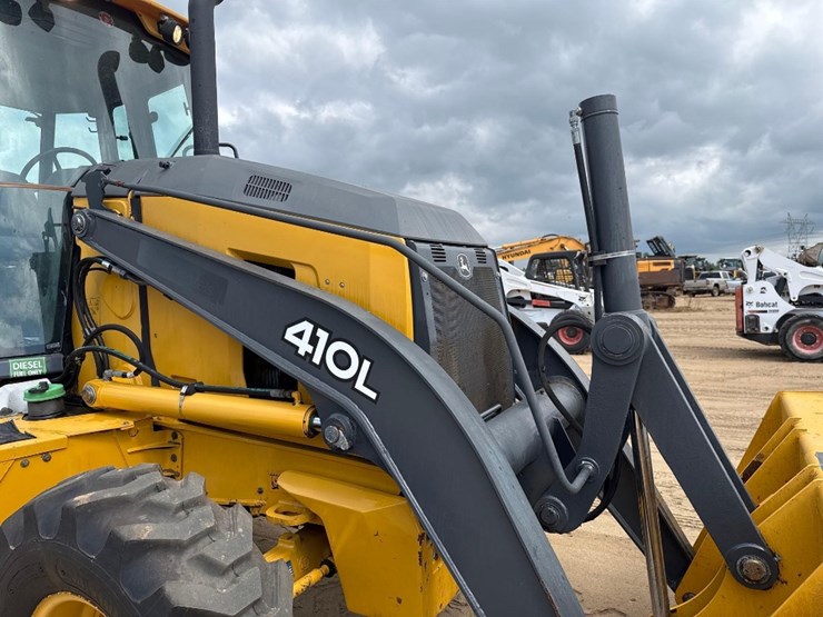 2018-deere-410l-image-21