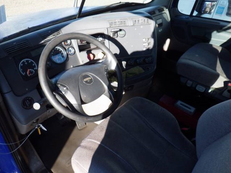 2019-freightliner-cascadia-125-image-10