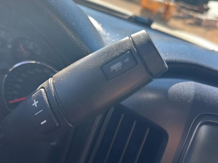 2014-chevrolet-silverado-2500hd-image-44