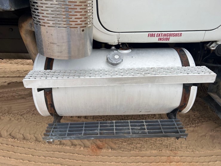 2002-mack-rd688s-image-18