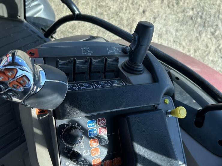 2016-case-ih-maxxum-140-image-46