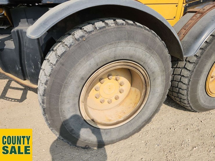 2015-caterpillar-160m-awd-image-45