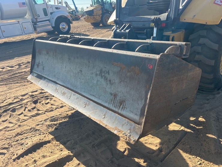 2018-caterpillar-415f2-il-image-27