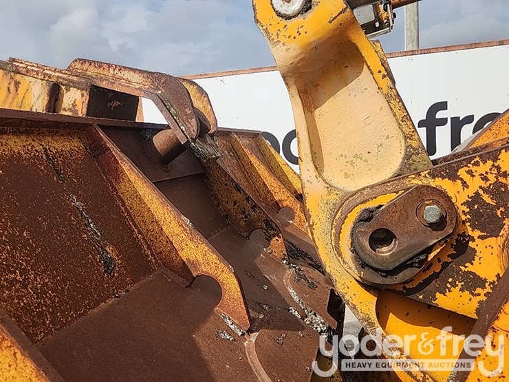 caterpillar-966d-image-13