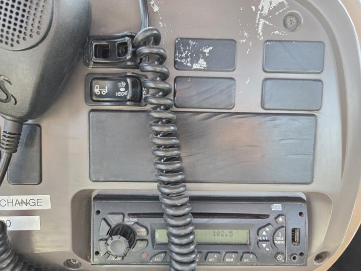 2005-mack-cl733-image-60