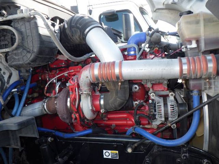 2016-kenworth-t680-image-16