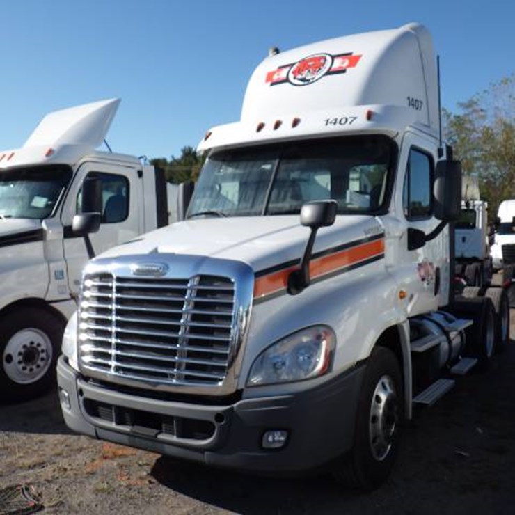 FREIGHTLINER CASCADIA 125