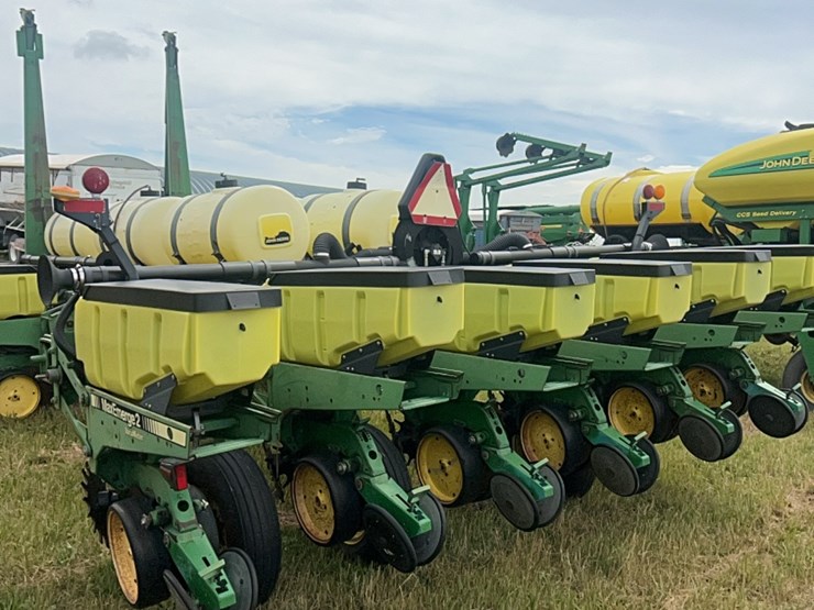 john-deere-7200-image-24