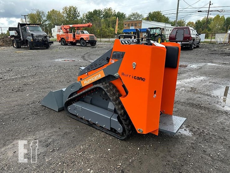 hurricane-mini-skid-steer-9-image-7
