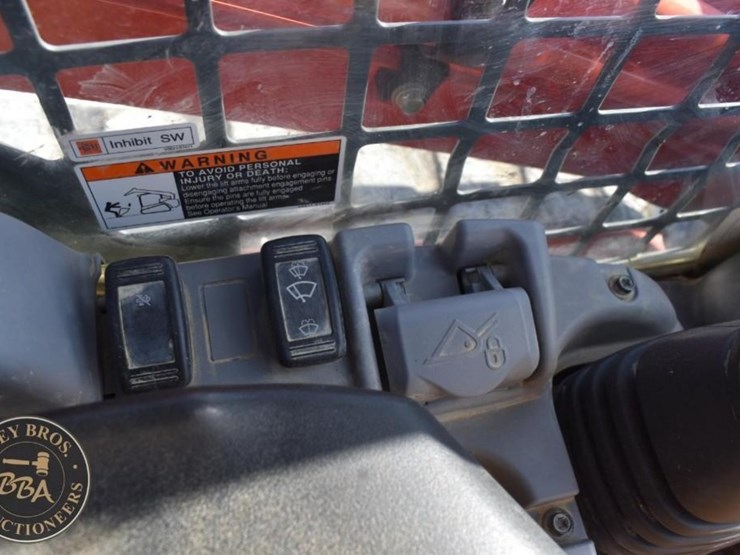 2021-kubota-svl97-2-image-26