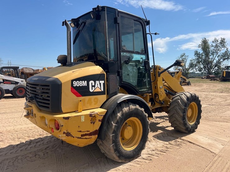 2019-caterpillar-908m-image-4