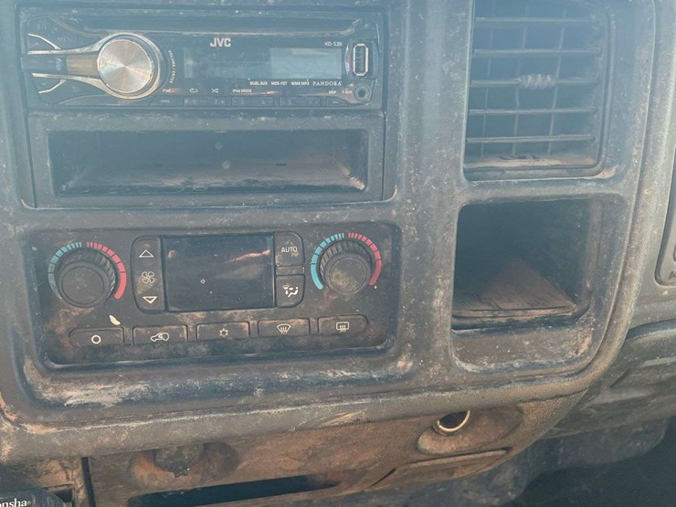 2006-chevrolet-2500-image-25