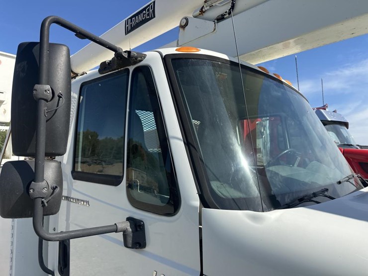 2006-international-durastar-4300-image-11