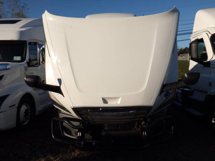 2022-freightliner-cascadia-126-image-15